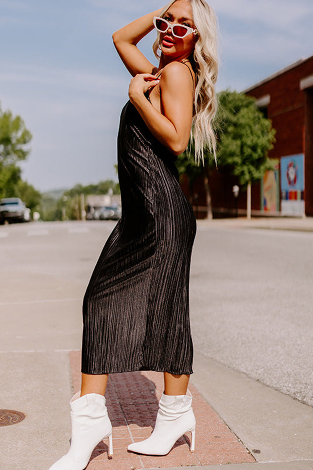 Black Spaghetti Straps Backless Pleated Midi Dress